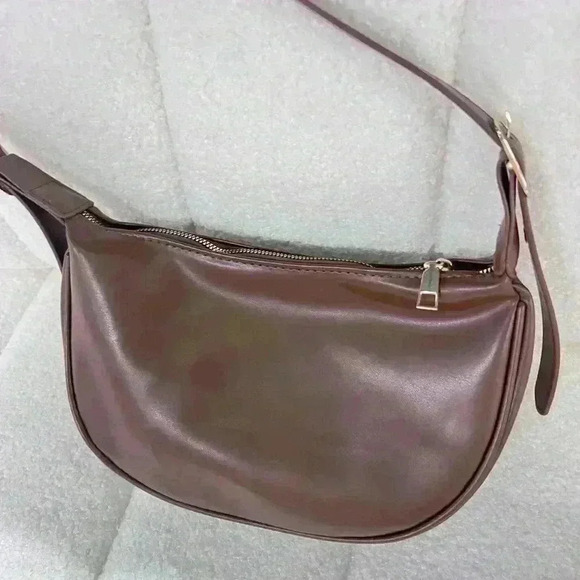 - Elegant Brown Faux  Leather Shoulde Bag - Picture 3 of 5